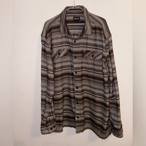 Patagonia Organic Cotton Ling Sleeve Shirt Size. XXL